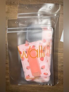 16 PRO Berry bliss Walli case